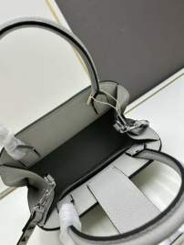Picture of Valentino Handbags _SKUfw176329563fw
